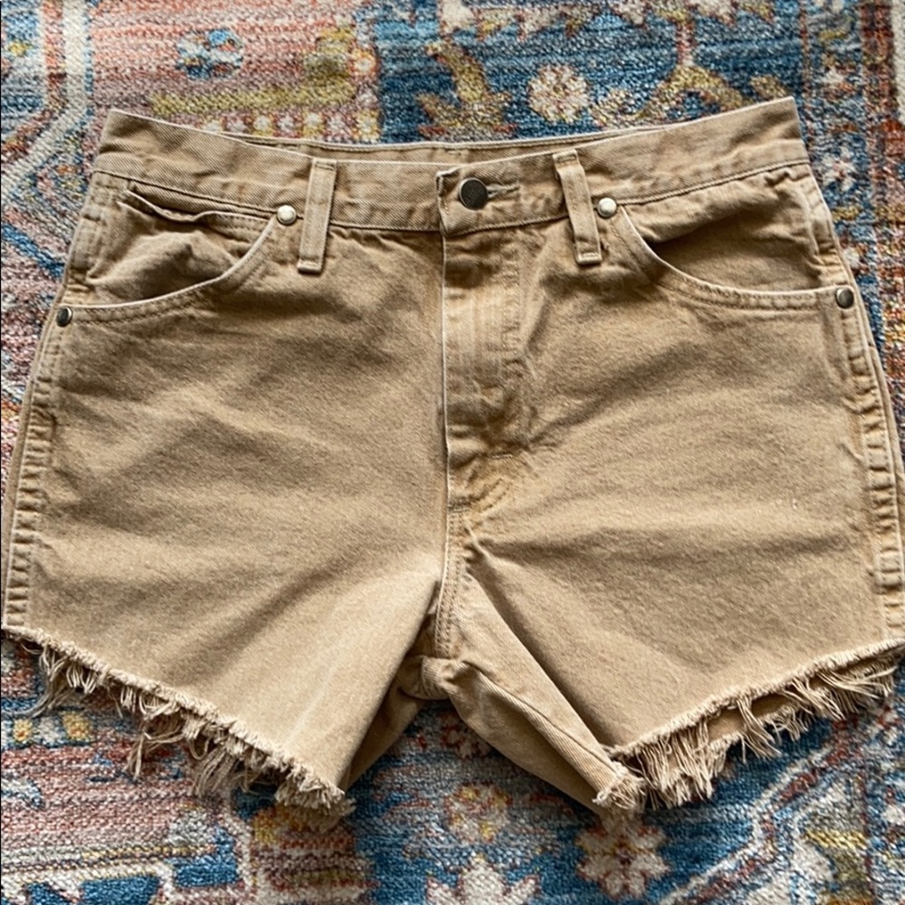 VINTAGE WRANGLER HIGH WAISTED CUT OFF SHORTS